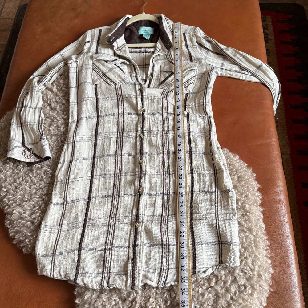 Plaid Button-Up tunic - Picture 5 of 9